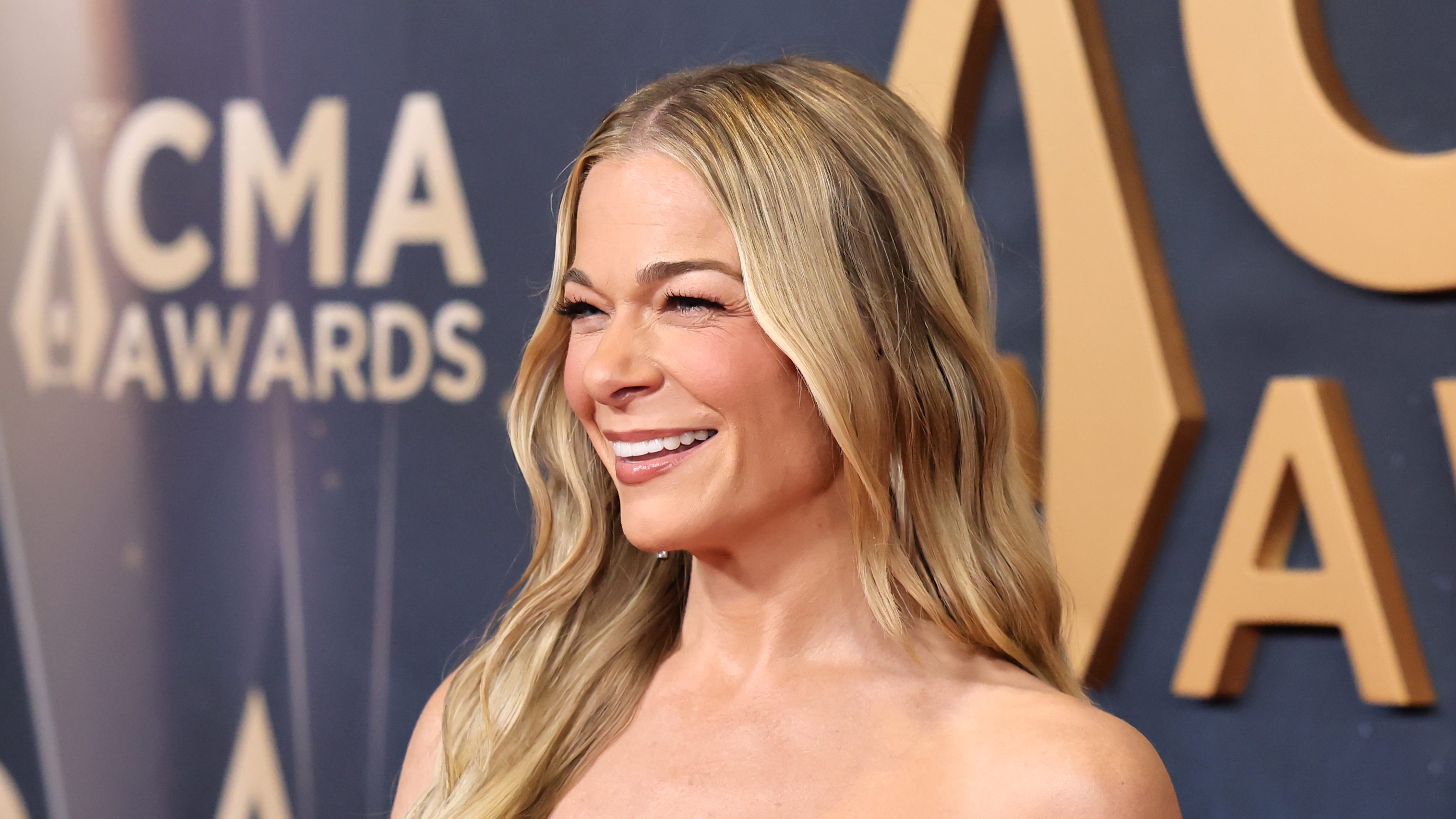 Decoding LeAnn Rimes's Sheer Corset LBD: Lace, Cutouts & Boudoir